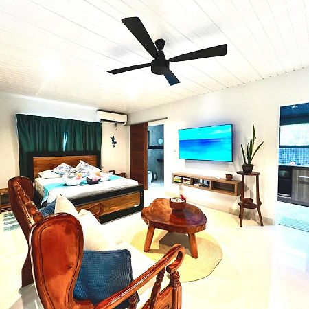Le Port Guest House باي سانت آن المظهر الخارجي الصورة